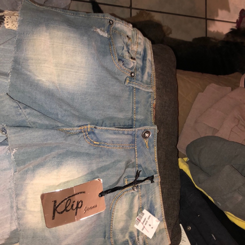 Light blue short